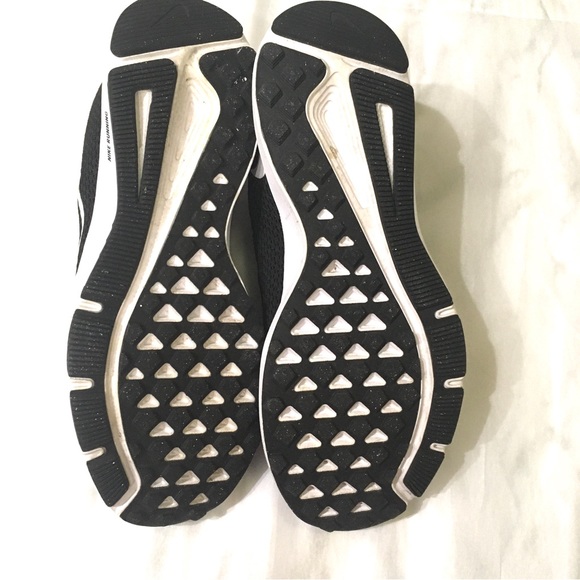 💝 NIKE 💝 QUEST black running shoes SIZE Women’s 9.5 - Picture 4 of 9